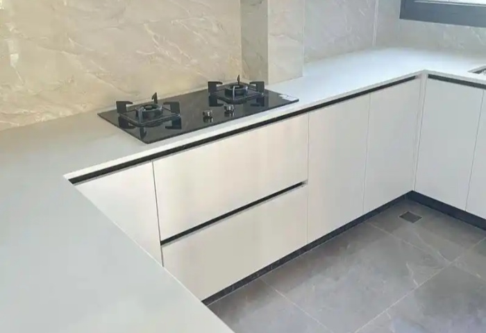 装修选厨房台面犯难？这些材质科普帮你避坑